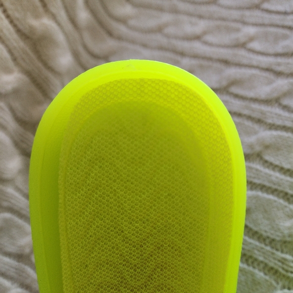 NWT.Rouge Helium Vibrant Lime  Sneakers - Picture 8 of 9